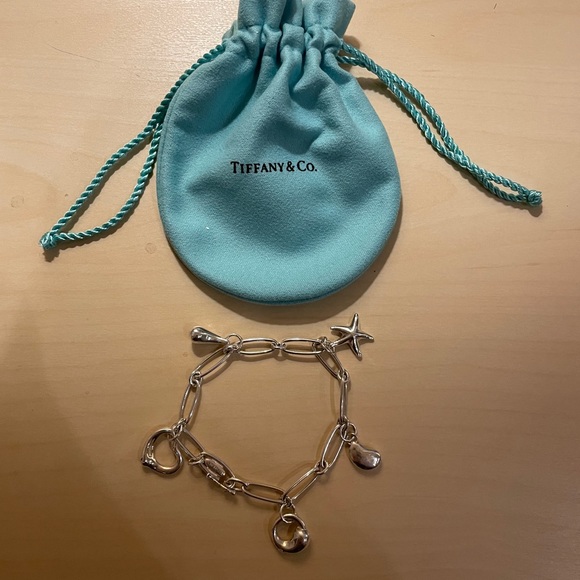 $950 Tiffany & Co Elsa Peretti Charm Bracelet - Picture 9 of 11